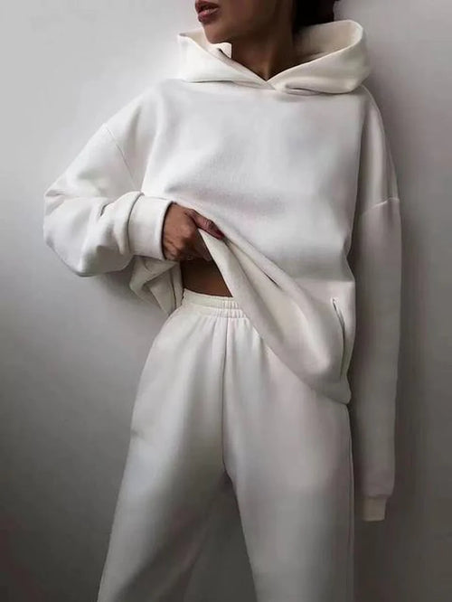Stay Cozy and Chic This Winter with Our Oversized Two-Piece Tracksuit for Women - Sweatshirt & Trouser Set