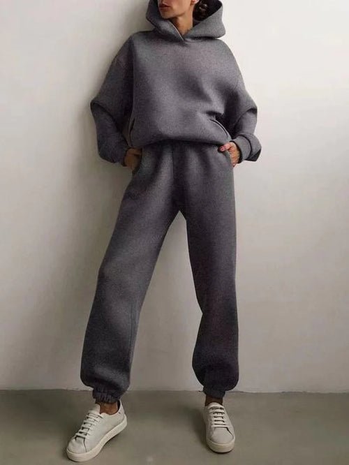 Stay Cozy and Chic This Winter with Our Oversized Two-Piece Tracksuit for Women - Sweatshirt & Trouser Set