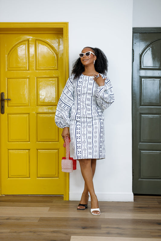 ZORA AFRICAN PRINT PUFF SLEEVE MIDI DRESS [WHITE]