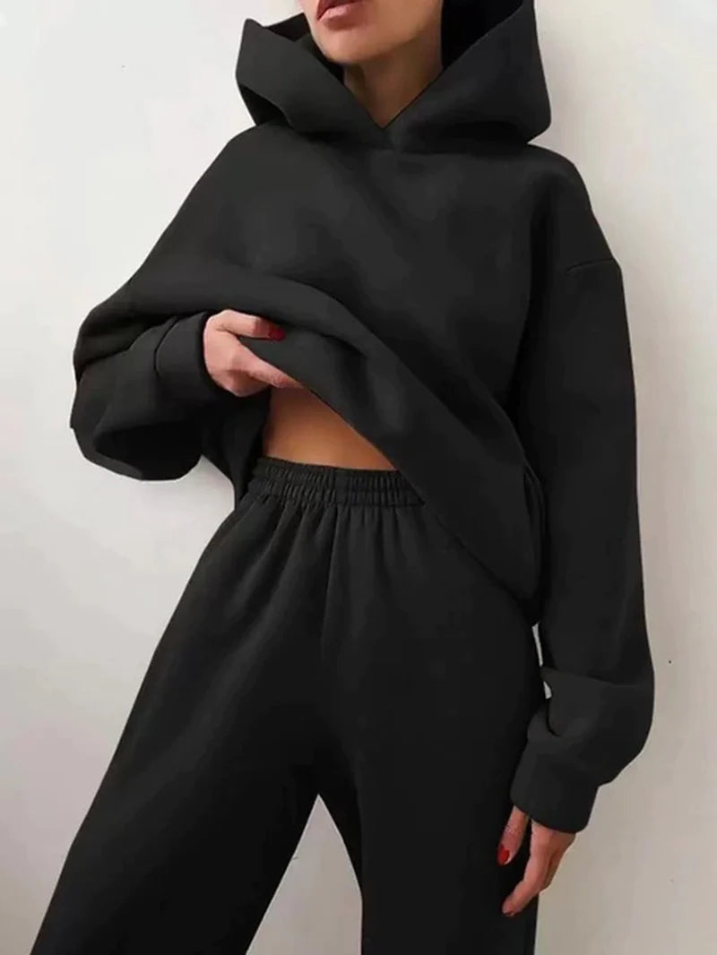 Stay Cozy and Chic This Winter with Our Oversized Two-Piece Tracksuit for Women - Sweatshirt & Trouser Set