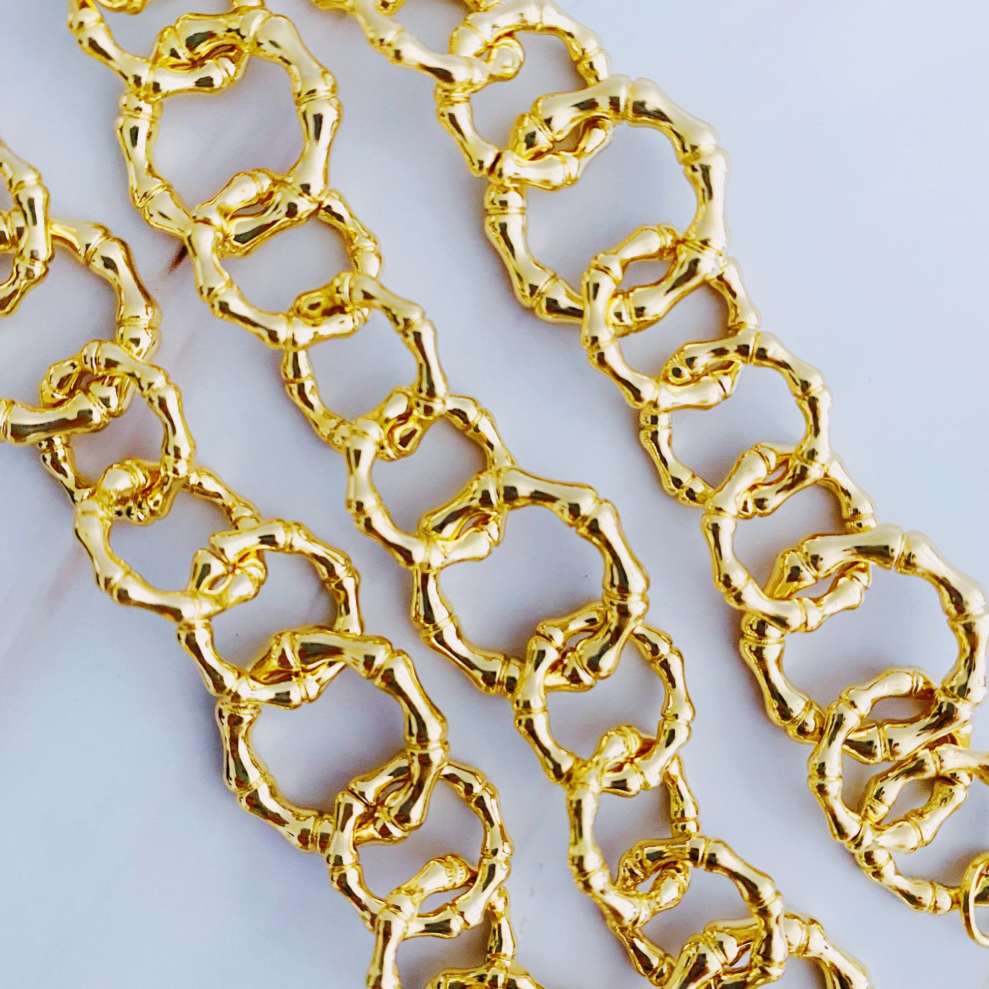 Linked Chain Necklace with Artistic Design