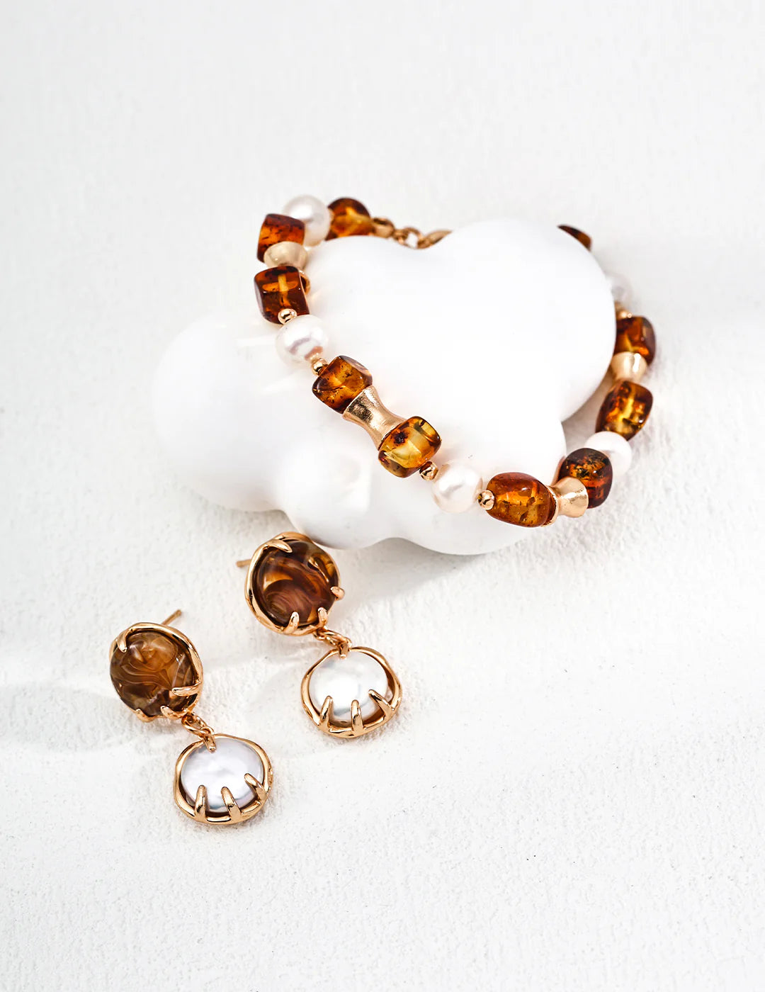 Vintage Natural Pearl Flower Amber Bracelet