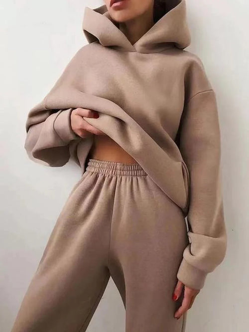 Stay Cozy and Chic This Winter with Our Oversized Two-Piece Tracksuit for Women - Sweatshirt & Trouser Set