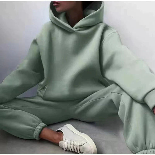 Stay Cozy and Chic This Winter with Our Oversized Two-Piece Tracksuit for Women - Sweatshirt & Trouser Set