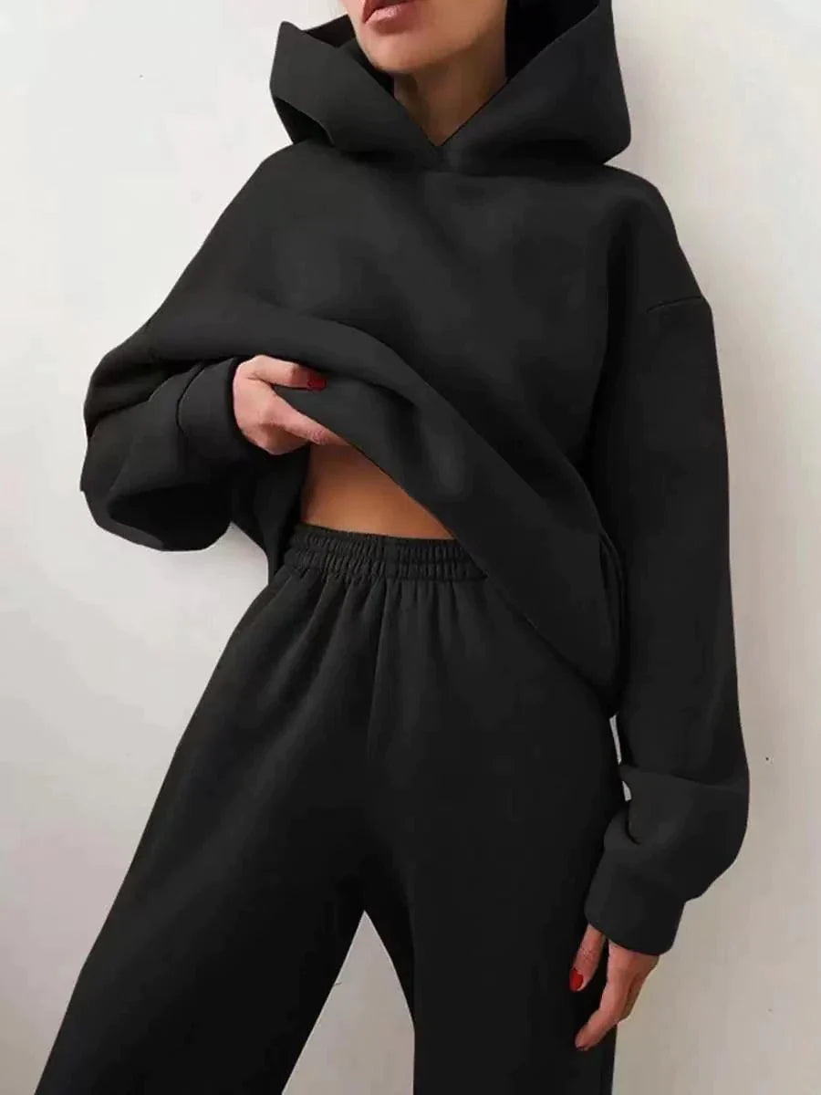 Stay Cozy and Chic This Winter with Our Oversized Two-Piece Tracksuit for Women - Sweatshirt & Trouser Set