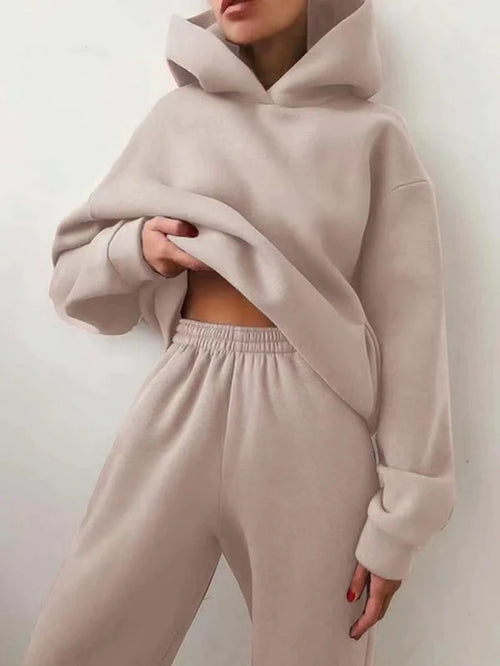 Stay Cozy and Chic This Winter with Our Oversized Two-Piece Tracksuit for Women - Sweatshirt & Trouser Set