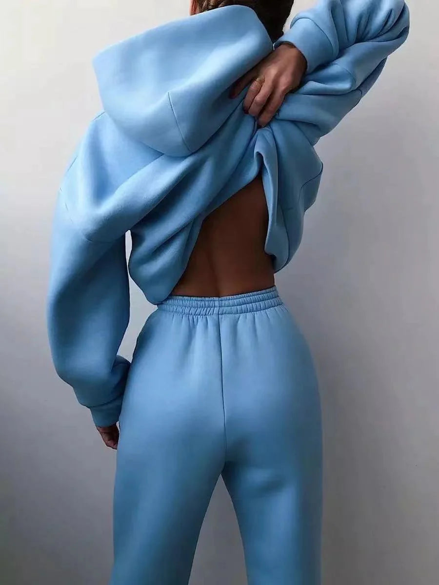 Stay Cozy and Chic This Winter with Our Oversized Two-Piece Tracksuit for Women - Sweatshirt & Trouser Set